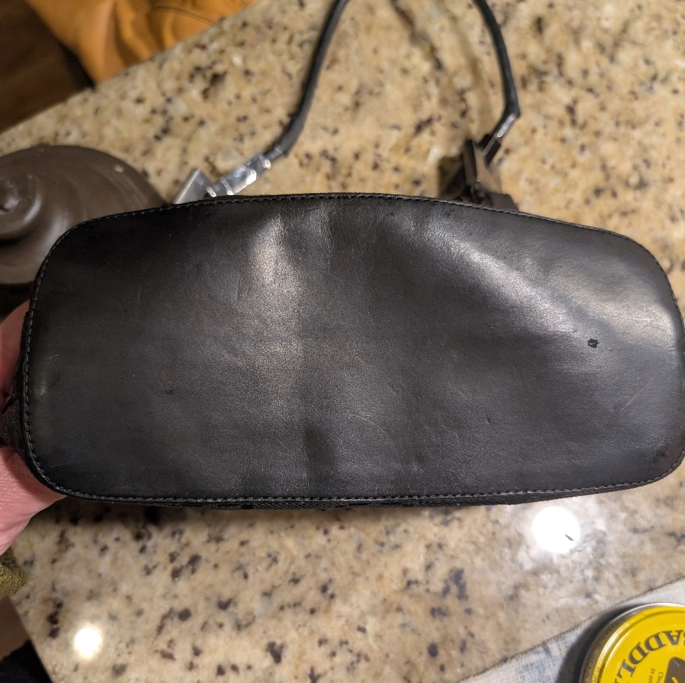 Gucci Black Women's Shoulder Bag  Authentic . Fabric  And Leather Silver Accents - Picture 10 of 12